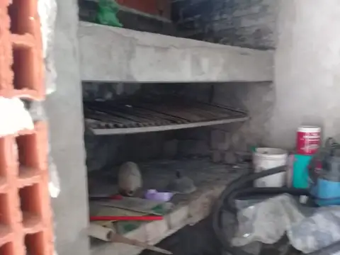 CASA A REMODELAR EN VENTA EN FLORECIO VARELA