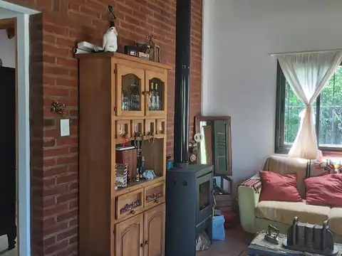 Descubre una encantadora casa estilo chalet en Salvador María | Lobos