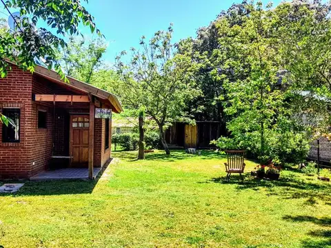 Descubre una encantadora casa estilo chalet en Salvador María | Lobos