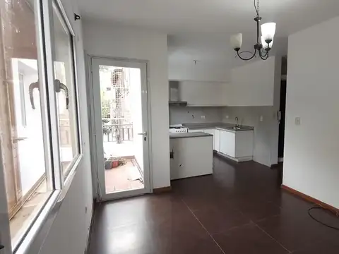 Depto Tipo Casa en Alquiler de 2 ambientes