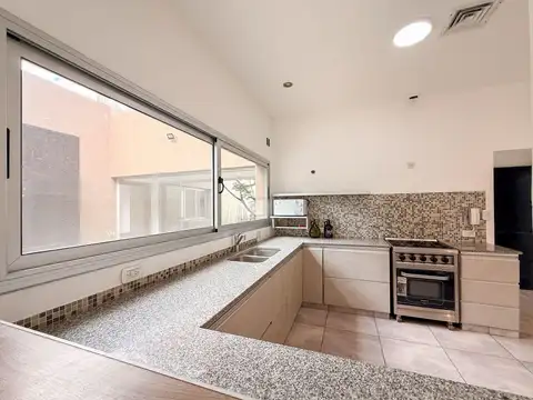 Casa en Venta en City Bell, USD 270.000