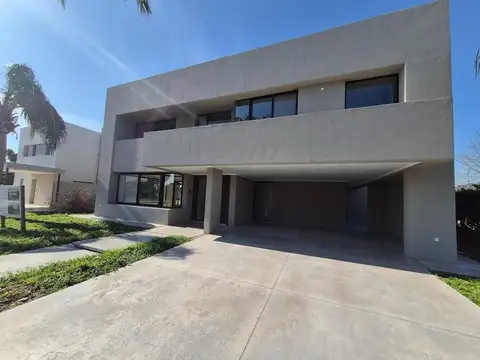 Avenida Fuerza Aerea 2300