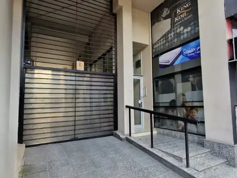 Venta depto. 2 amb. muy luminoso, Quilmes centro.