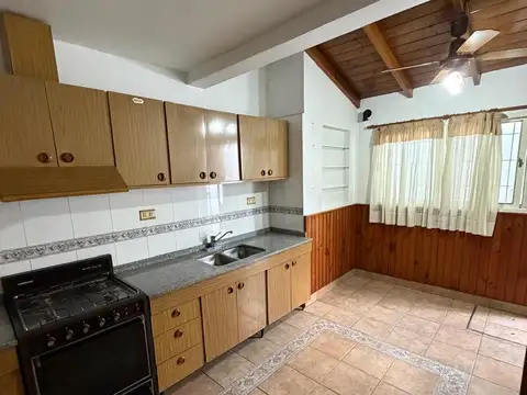 Casa 4 ambientes con 1 baño