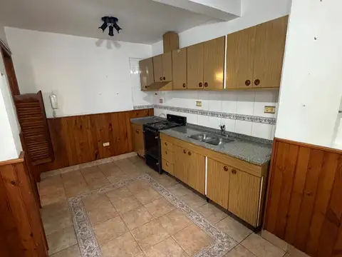 CASA 2 DORMITORIOS EN ALQUILER - EXCELENTE ZONA