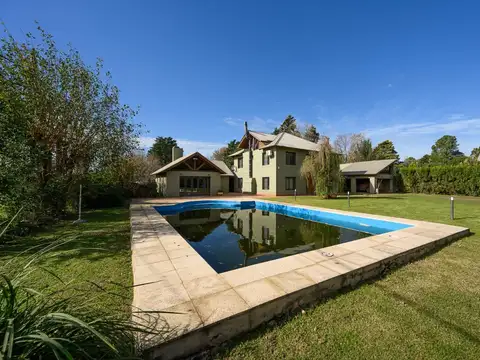 ESPECTACULAR CASONA EN FUNES