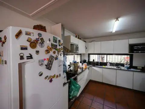 Casa en Venta con 5 cocheras