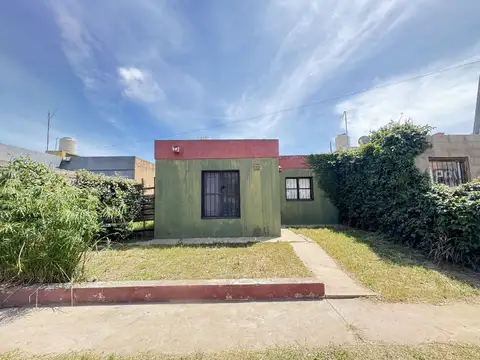 CASA EN VENTA ZONA SUR 2 Dormitorios y Patio