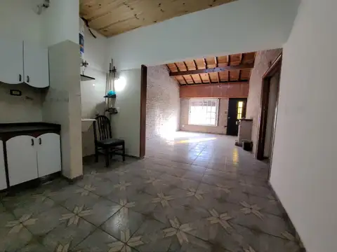 Casa en Venta con 3 cocheras