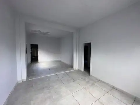 Casa en Alquiler en Gregorio de Laferrere, $ 900.000