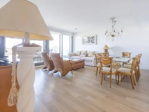 Departamento en venta de 2 dormitorios en edifico Alexander Boulevard 100
