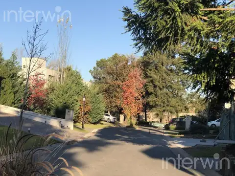 Departamento en Venta - 2 ambientes - Balcón - Cochera - Adrogue Chico - Almirante Brown