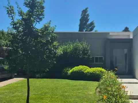 VENTA CASA 1 PLANTA BARRIO LA CELINA MASCHWITZ