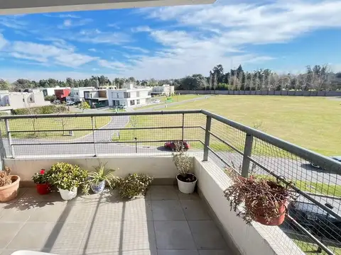 Departamento en Venta 1 dormitorio con balcón y laguna