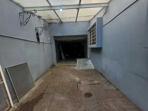 Casa en Alquiler con 3 cocheras