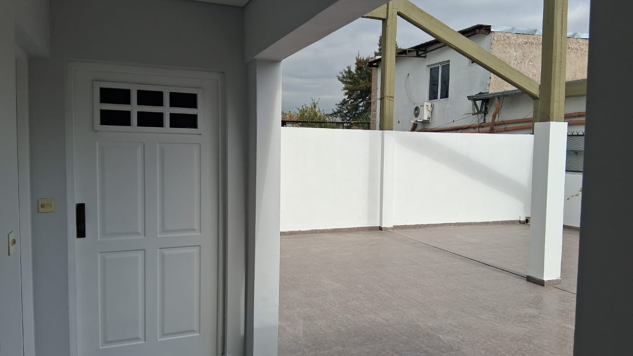 Dpto 2 ambientes amplio