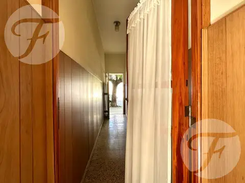 Casa 4 ambientes con 1 baño