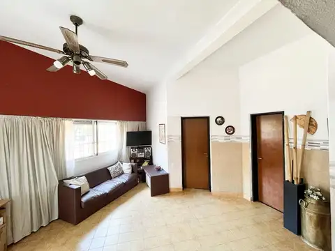 Casa 4 ambientes con 1 baño