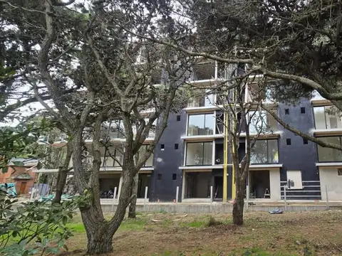 Venta Departamento de 3 ambientes frente al Mar con cochera, balcon y parrilla en Costa del Este