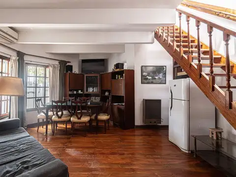 VENTA CASA DOS PLANTAS CON COCHERA EN MATADEROS