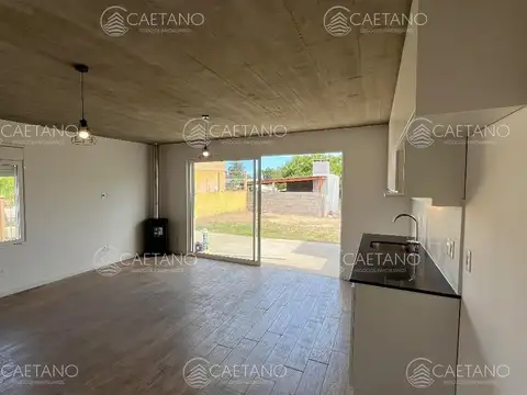 Casa 3 ambientes con 1 baño