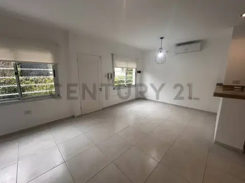 Depto Tipo Casa en Venta en City Bell, USD 129.000