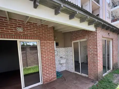 Depto Tipo Casa en Venta de 2 ambientes