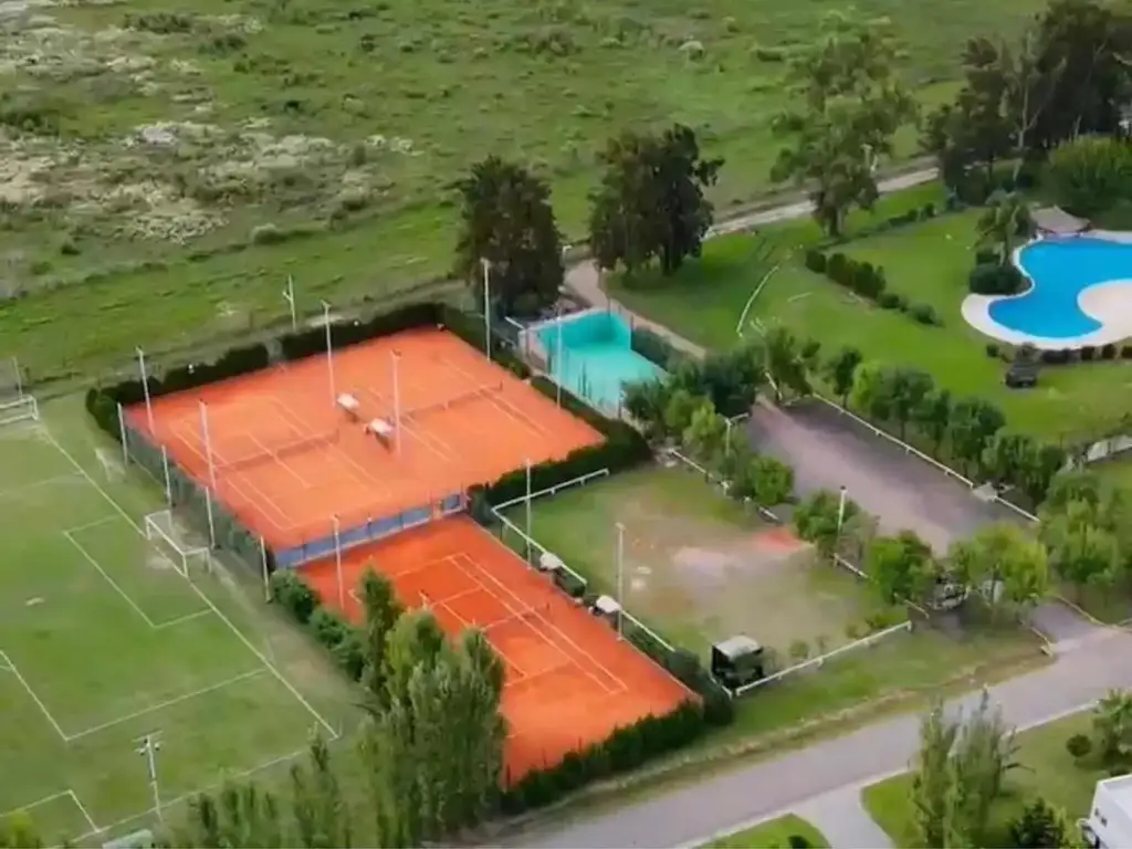 Venta Casa 4 ambientes Barrio Don Joaquin - Foto 26