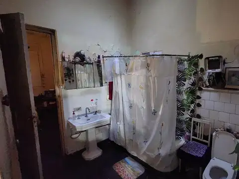 Casa 5 ambientes con 2 baños