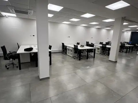 Oficina 4 ambientes con 4 baños