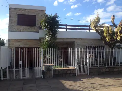 Oportunidad...  Casa Americana con 3 Dormitorios