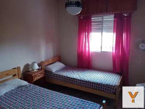 Casa 4 ambientes con 2 baños