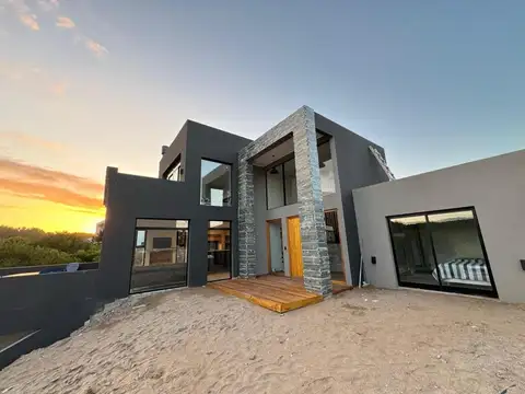 CASA EN VENTA COSTA ESMERALDA