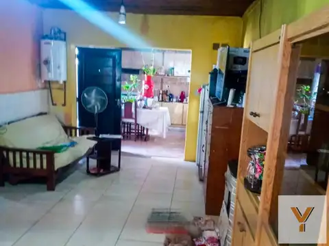 PH en venta - 3 Dormitorios 2 Baños - Paso del Rey 