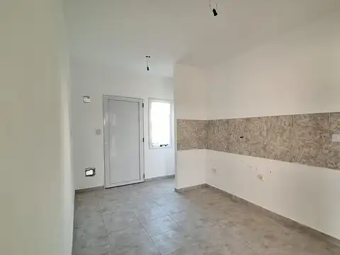 Casa 4 ambientes con 2 baños