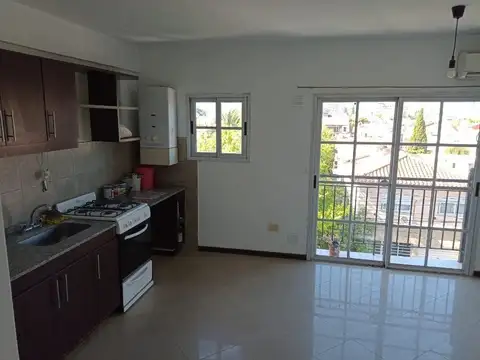 Defensa 800, Piso 3