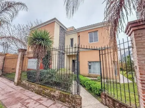 Casa | Chalet | Venta | 6 Ambientes | Parque | Villa Luzuriaga | Acepta Permuta