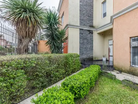 Casa 6 ambientes con 3 baños