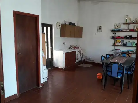 Casa 7 ambientes con 3 baños