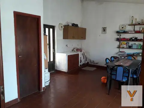 Casa 7 ambientes con 3 baños