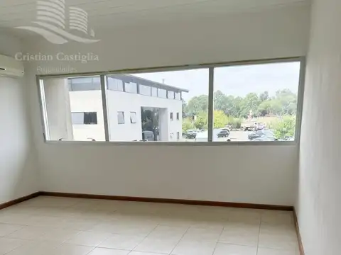 Oficina en Riviera Park