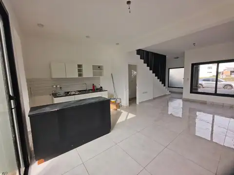 DUPLEX EN DOCTA 2 DORMITORIOS 2 BAÑOS FINANCIO