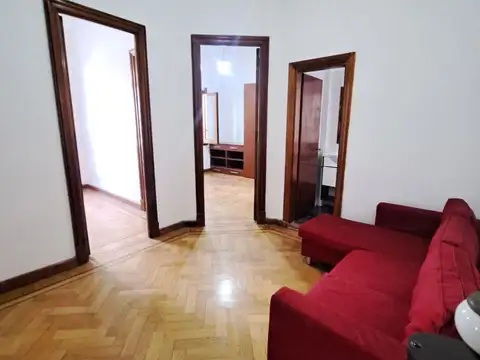 Oficina 6 ambientes con 2 baños