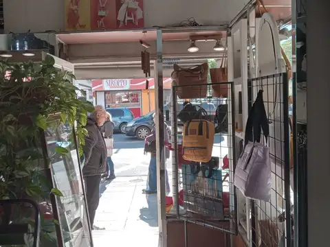 Local en Venta en Haedo Sur, USD 130.000