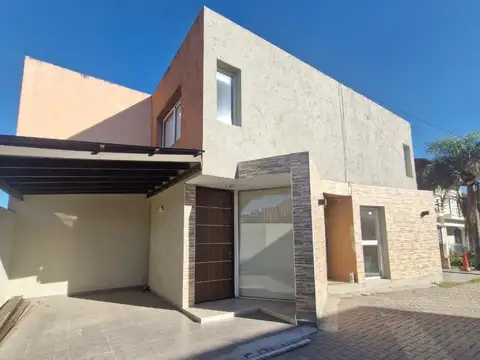 ALQUILER DÚPLEX EN TEJAS DEL SUR I