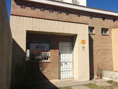 EN ALQUILER - Dúplex 1 Dormitorio con Patio y Entrada para Auto  Sin Expensas  B Parque Don Bosco