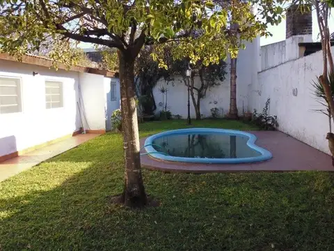 Casa en Venta con 4 cocheras