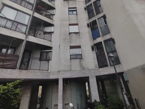 EXCELENTE DEPTO.EN VTA.TRES AMB.C/LAVADERO,BALCON NUEVO 