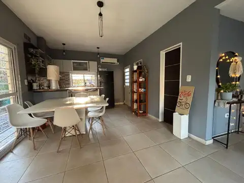 Casa en Venta con cochera en Muñiz Apto Credito