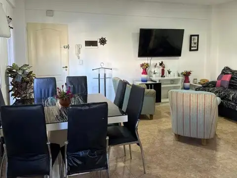 Arguero 1400, Piso 3